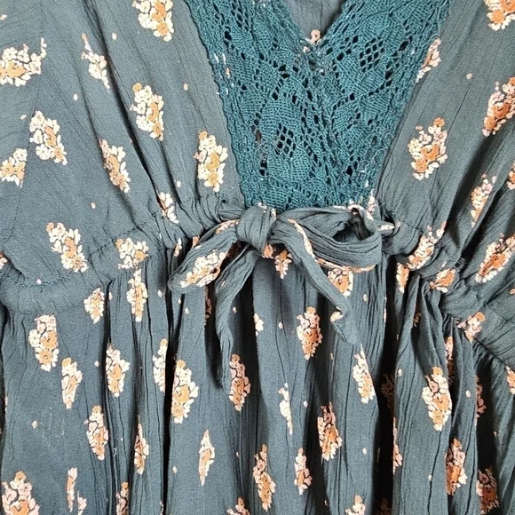 Boho Angie V-Neck Bell Sleeve Dress womens size s - Picture 9 of 10